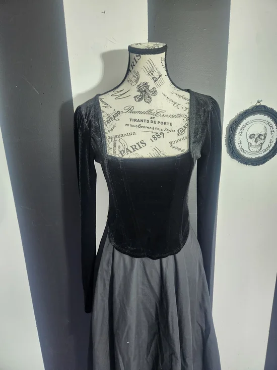 Blu Pepper Black Velvet Long-Sleeve Square Neck Top - Picture 3 of 8